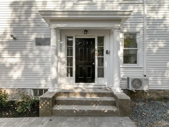 131 Broadway APT 6, Newport, RI 02840