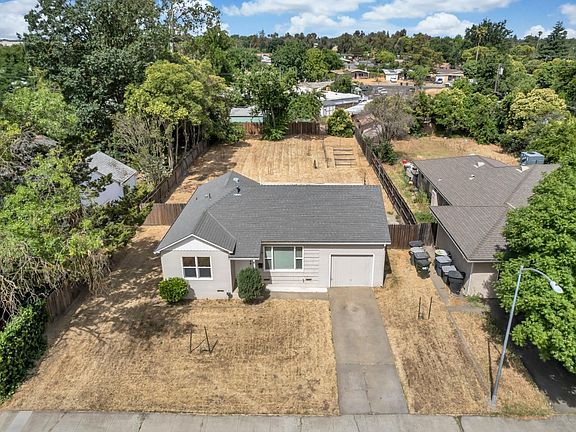 3rd image of 5824 40th St