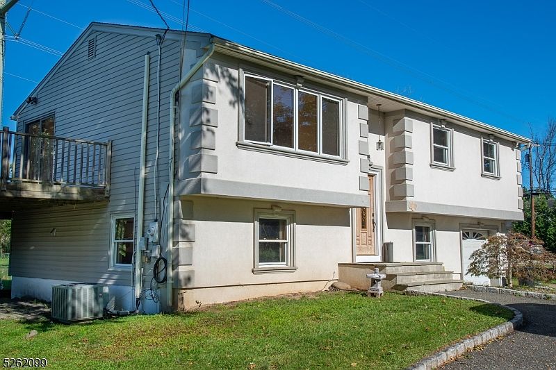 1st image of 156 Overlook Ave