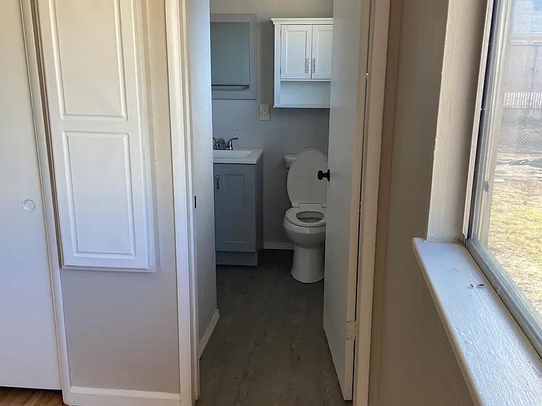 769 Ainsley Ave — Photo 6