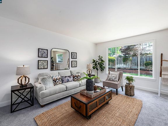 5th image of 116 Meese Ct