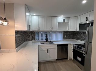 Plaza Of The Americas Con, Sunny Isles Beach, FL 33160