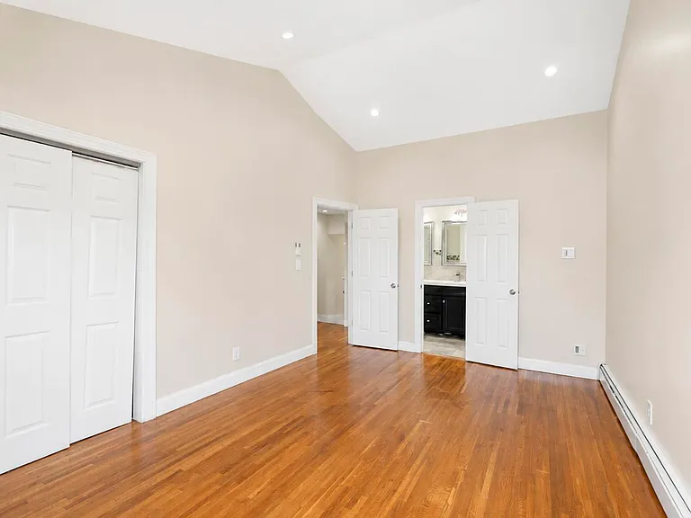 64 Dante Ave — Photo 10