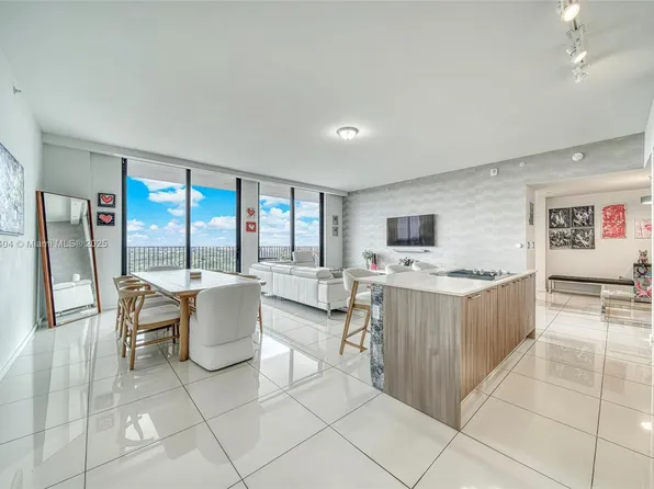 5252 NW 85th Ave #Penthouse 2002, Doral, FL 33178