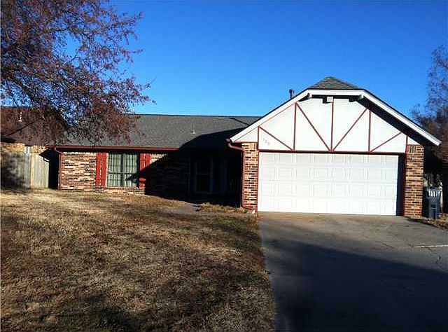 1st image of 700 Conestoga Dr