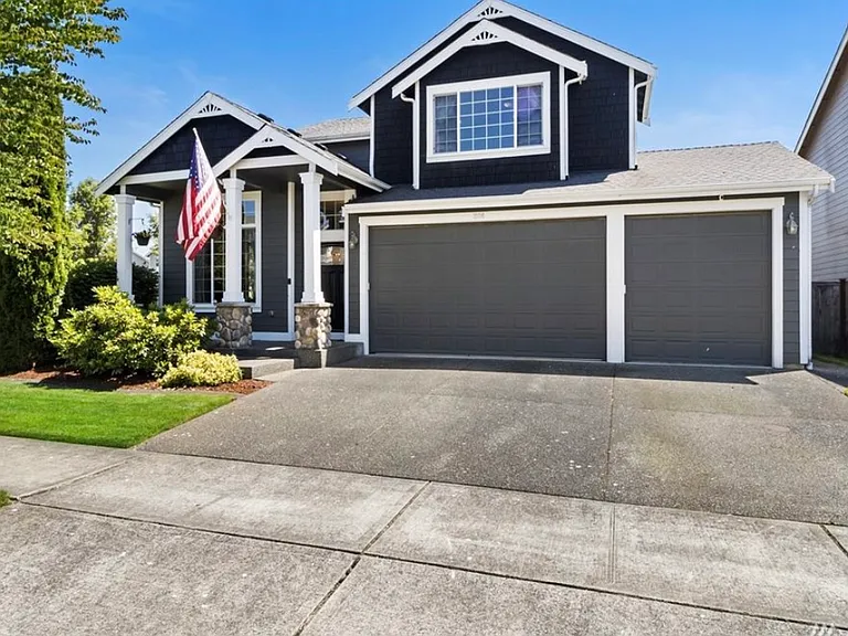 1108 Eagle Ave SW — Photo 1