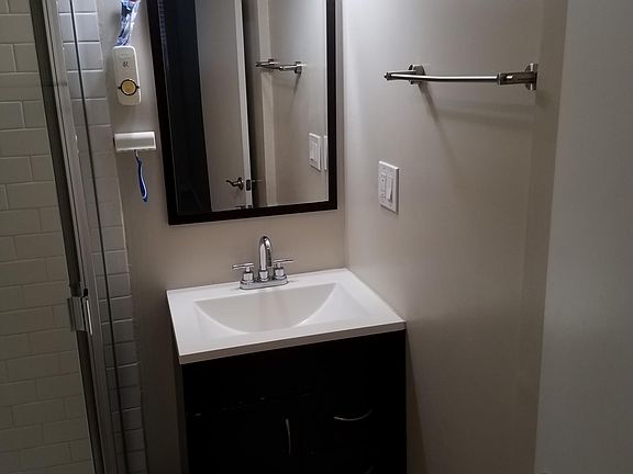 2nd image of 13433 Moorpark St APT A