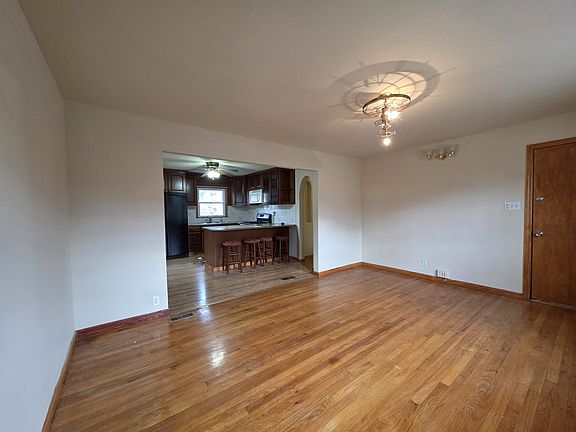 3rd image of 34 Huron Ave #1