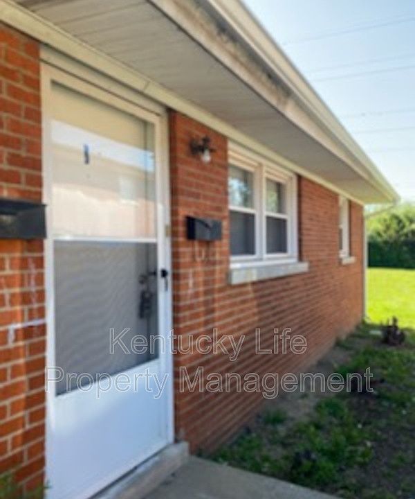 1st image of 1822 Augusta Dr #B