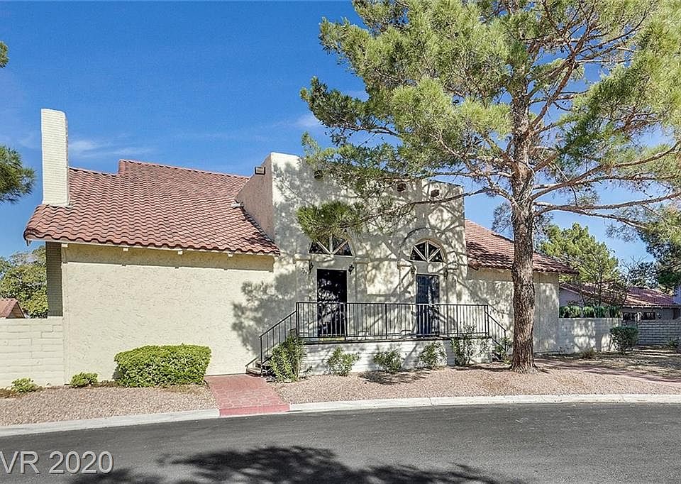 1st image of 703 Spyglass Ln