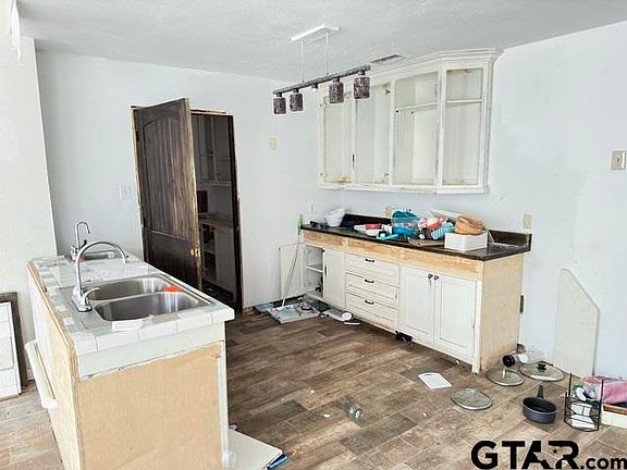 4th image of 20569 Bay Shore Dr