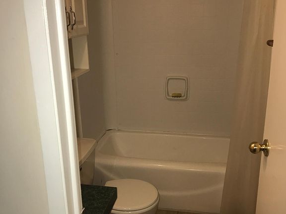 5th image of 2715 Frick Rd