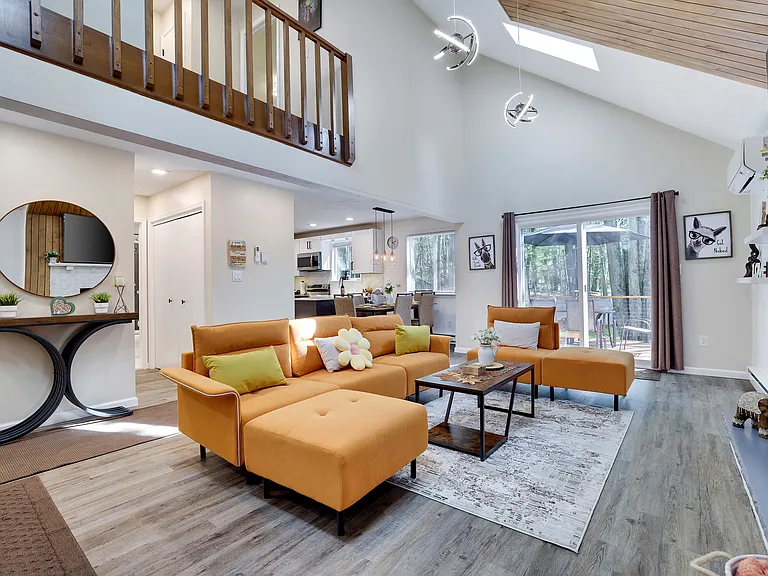 3060 Briarwood Dr — Photo 2