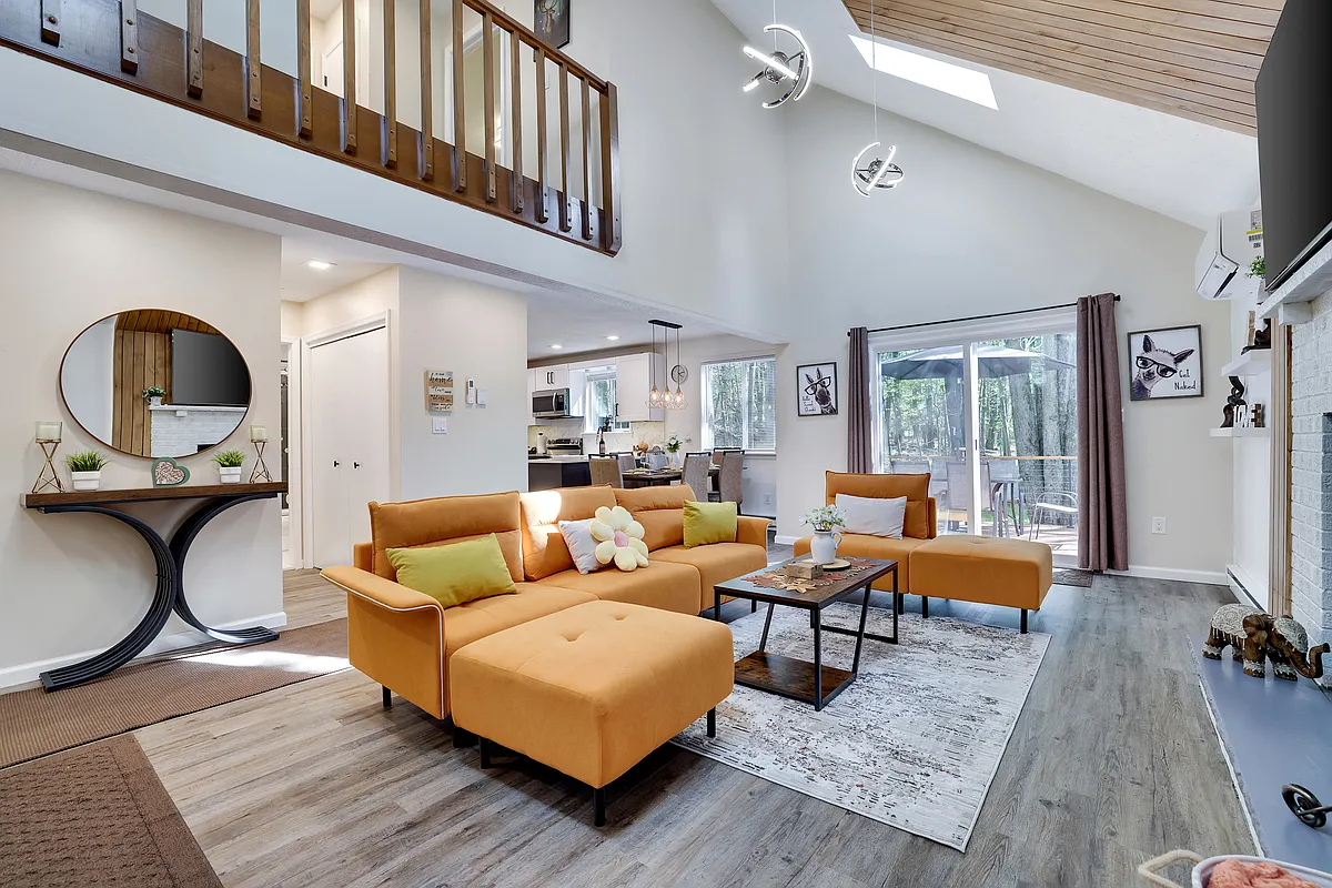 Building Photo - 3060 Briarwood Dr