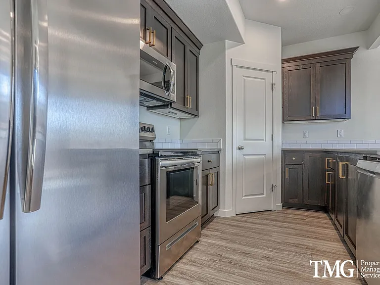 6853 N Montgomery Cir — Photo 2