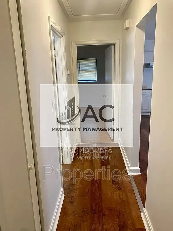 2 bed, 1.0 bath, 915 sqft, $1,300 — Photo 4