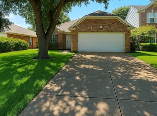 818 Bracken Pl, Arlington, TX 76017