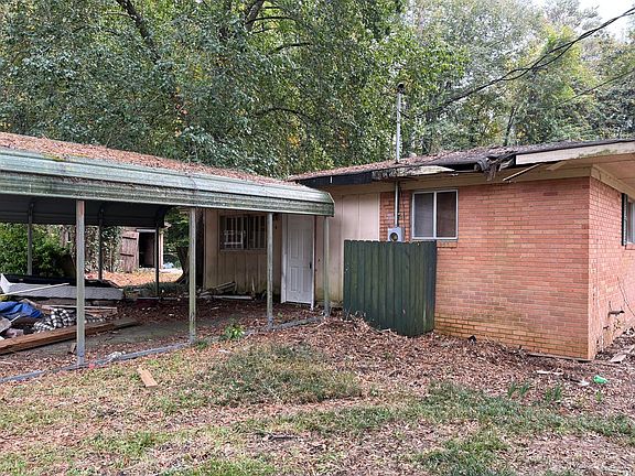 3rd image of 2816 Myrtlewood Dr