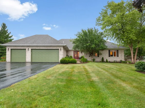 8404 Squirrel Dr, Spring Grove, IL 60081