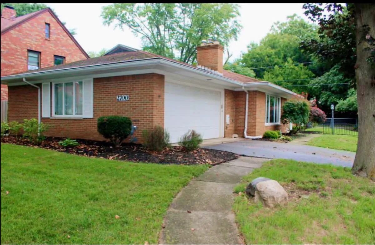 3 bed, 1764 sqft, $2,500 — Photo 2