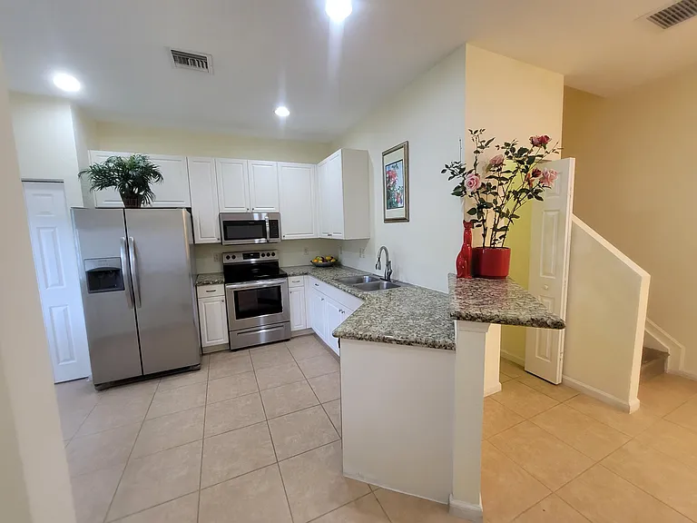 2582 Langrove Ln SW — Photo 7