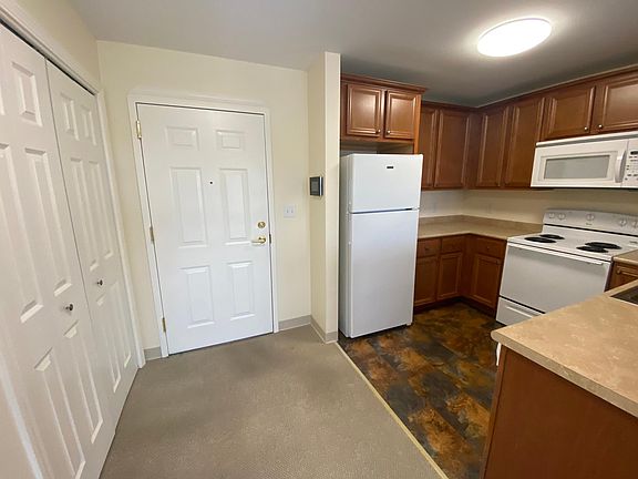 3rd image of 137 Eastern Ave APT 505