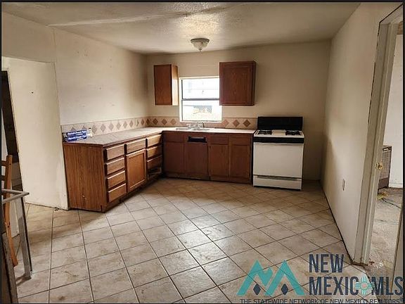 3rd image of 1209 Mercury St