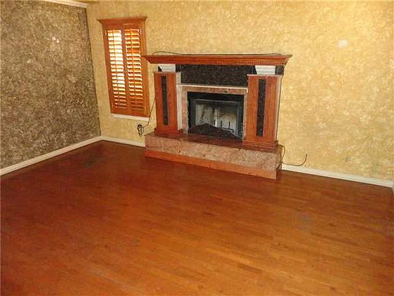 2nd image of 1600 Rebecca Ann Dr