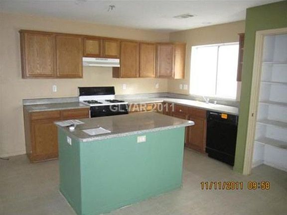 2nd image of 6011 Stone Hollow Ave