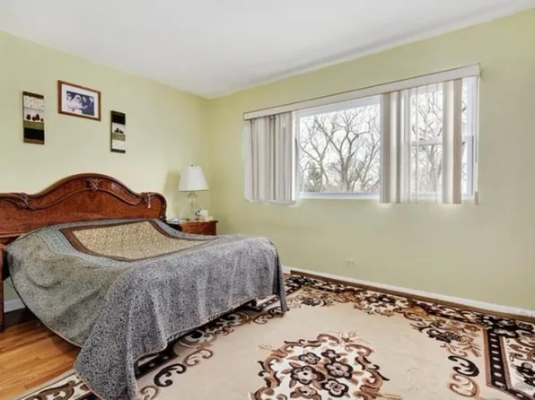 8306 Bennett Ave, Skokie, IL 60076