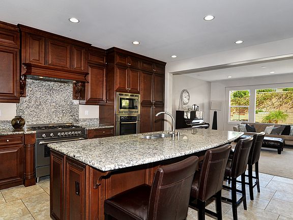 3rd image of 42 Summerland Cir