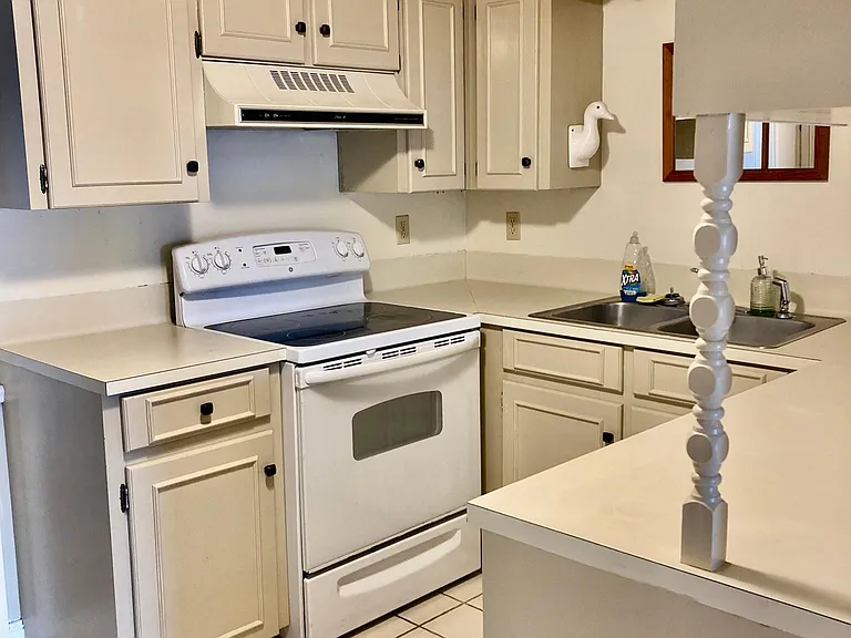 200 Dublin Cir #E — Photo 8