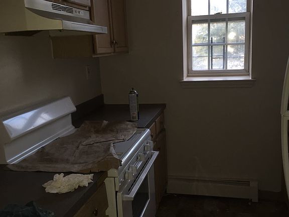 2nd image of 956 Freeman St #2nd