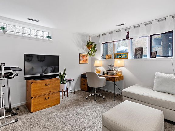 5th image of 1622 N Orchard St APT G