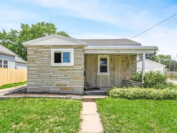 1816 N Main St, Oshkosh, WI 54901