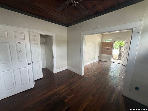 3rd image of 5408 S FLORES ST