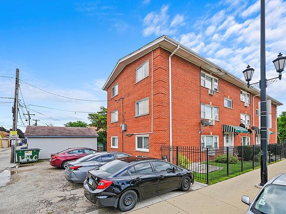 4th image of 3117 S Laramie Ave APT 1N