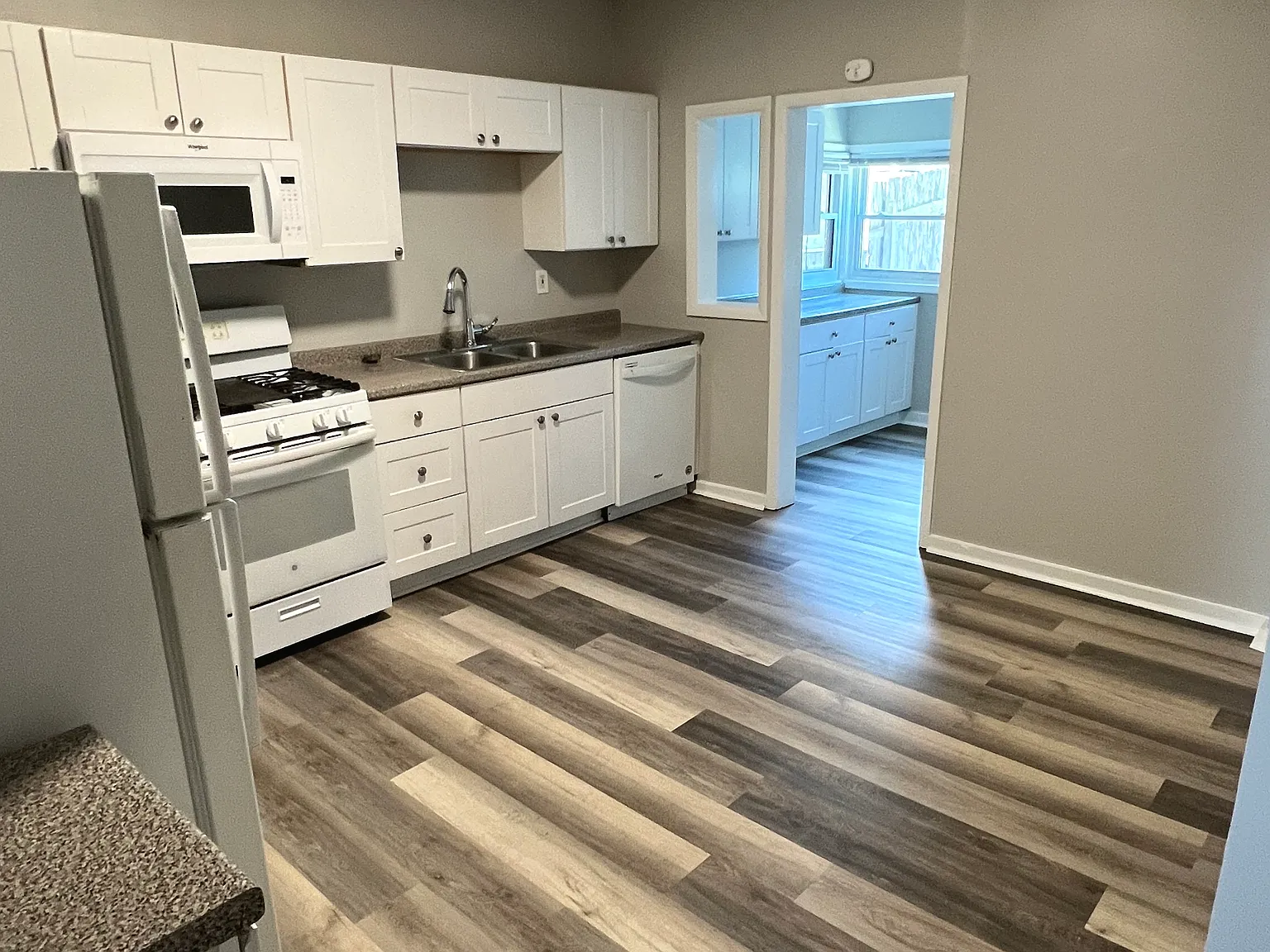 2 bed, 1000 sqft, $1,200 — Photo 4
