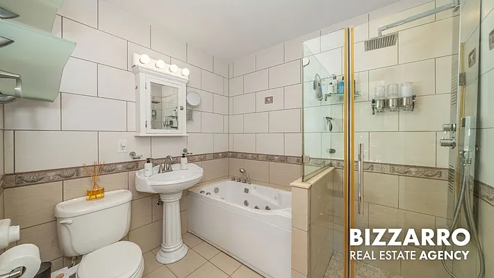 Bathroom, photo 1