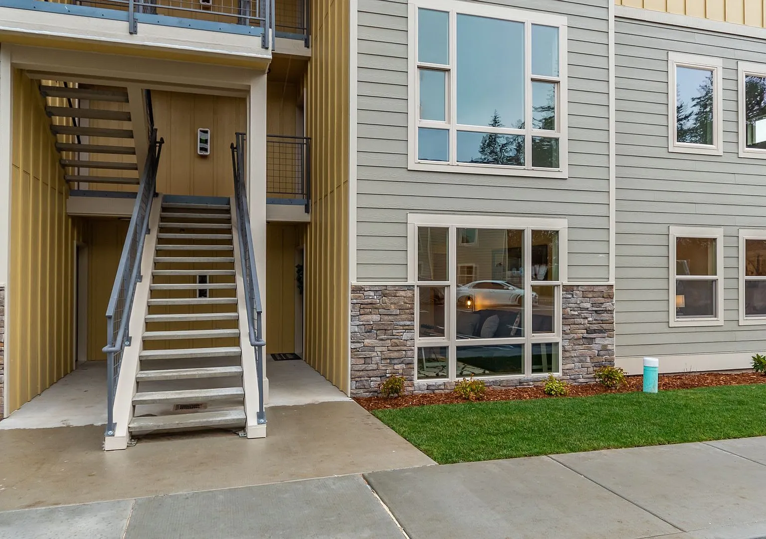 M1249 - Park Terrace Apartments — Photo 3