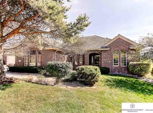 18515 Shadow Ridge Dr, Omaha, NE 68130