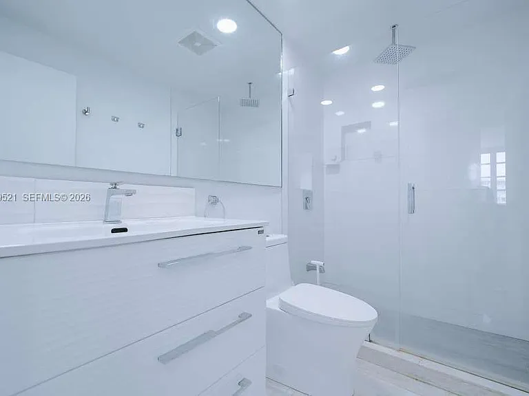 1408 Brickell Bay Dr #1002 — Photo 38