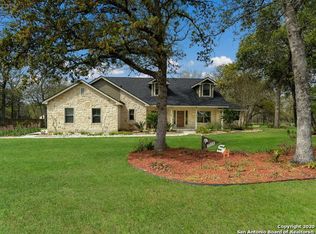 350 Rosewood Dr, La Vernia, TX 78121