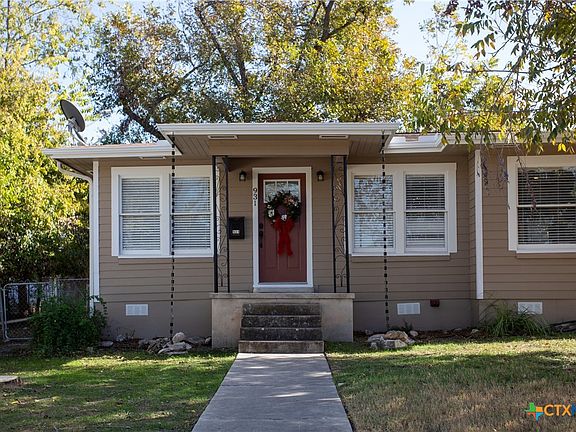 3rd image of 931 Stonewall St