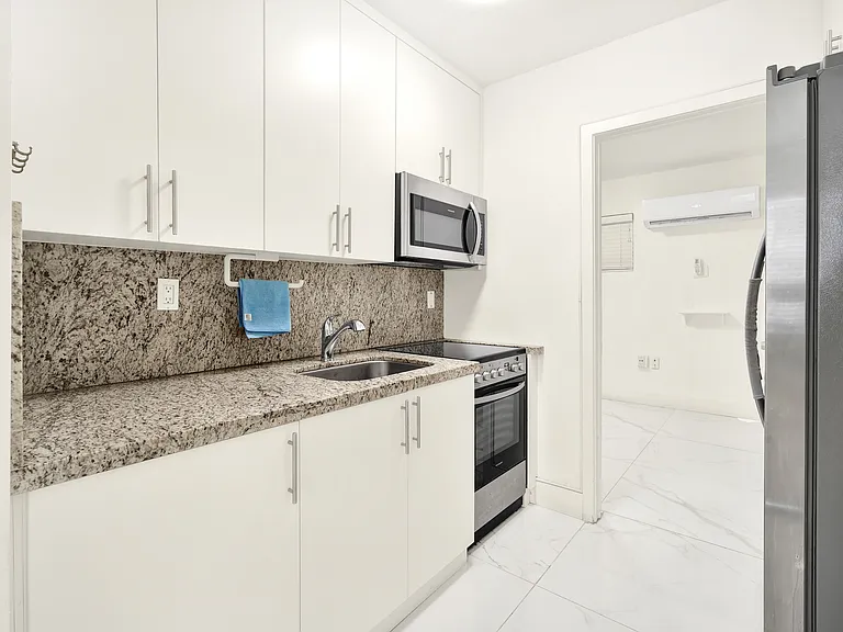 4 Sidonia Ave #2 — Photo 5