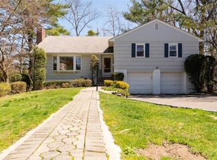 97 Runyon Pl, Scarsdale, NY 10583