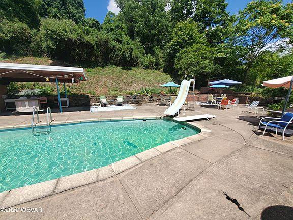 2nd image of 2441 Four Mile Dr