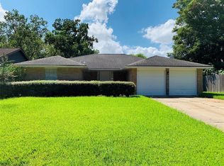 2213 Colonial Ct N, League City, TX 77573