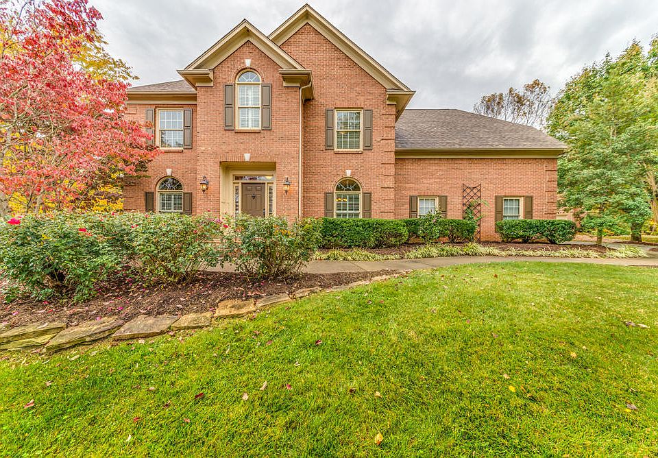 1st image of 829 Ivy Point Ln