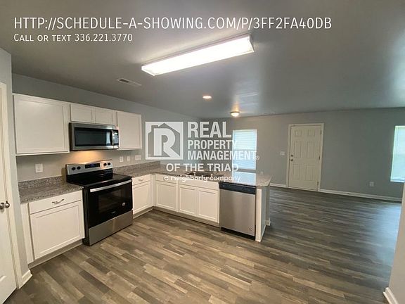 3rd image of 3801 Bellingham Ct
